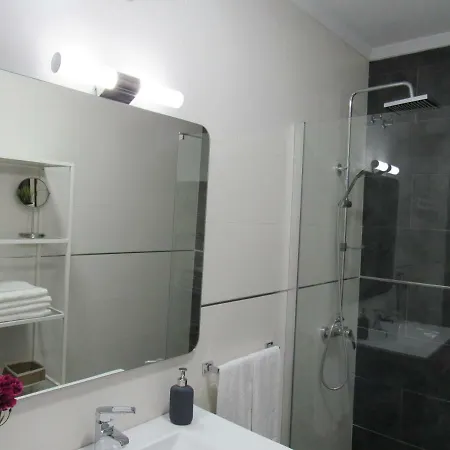 Alameda Apartment *